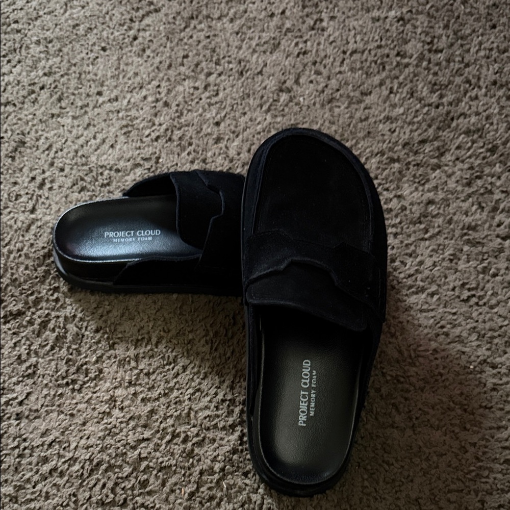 Woman’s  Elegant Black Slip-On Loafers